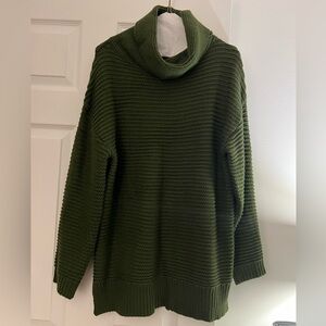 Medium oversized hunter green sweater